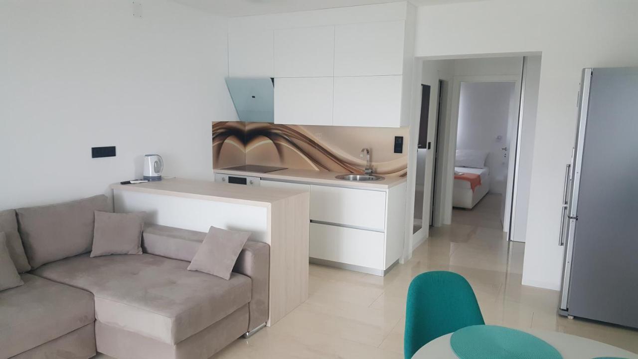 Apartamento Mayana Cesarica Exterior foto