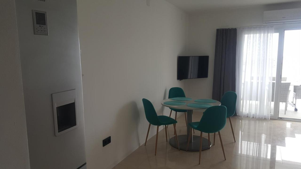 Apartamento Mayana Cesarica Exterior foto