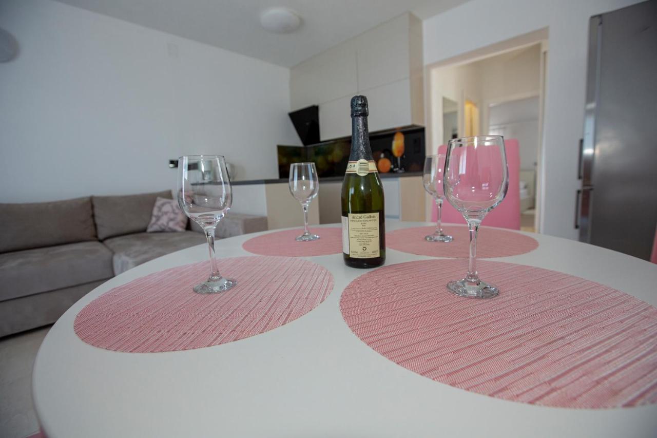 Apartamento Mayana Cesarica Exterior foto