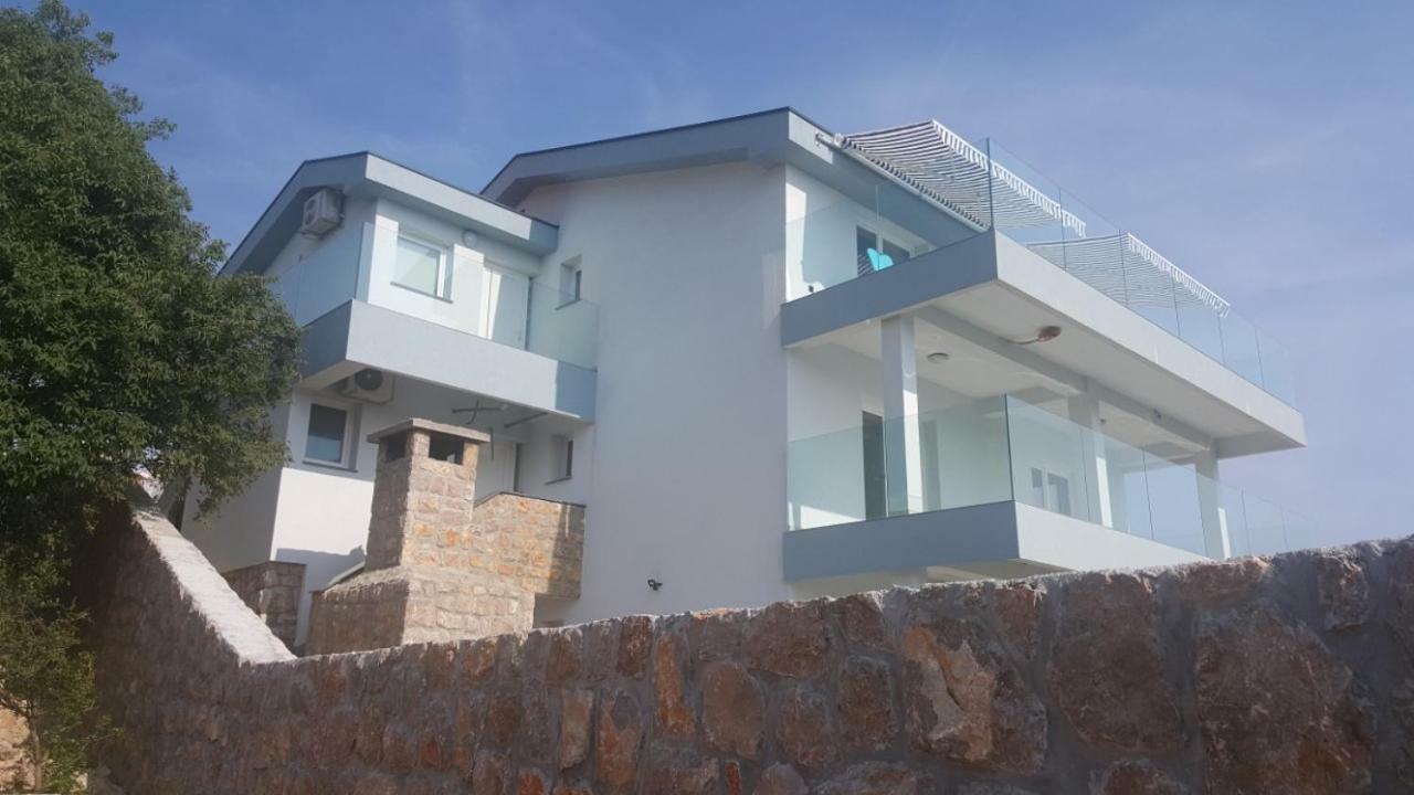 Apartamento Mayana Cesarica Exterior foto