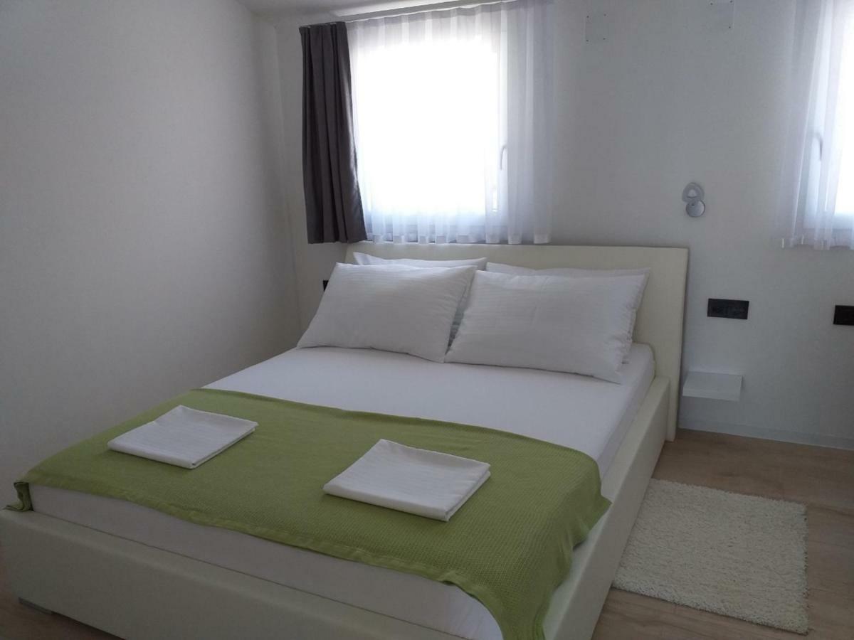 Apartamento Mayana Cesarica Habitación foto